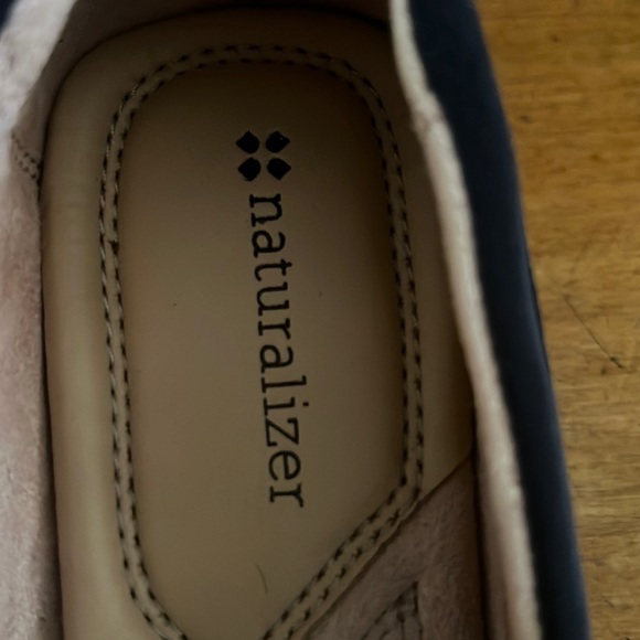 Black Naturalizer shoes - Picture 2 of 3